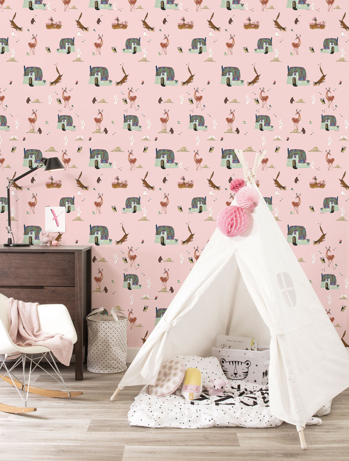Wallpaper Fiep Westendorp Forest Animals, Pink, 97.4 x 280 cm